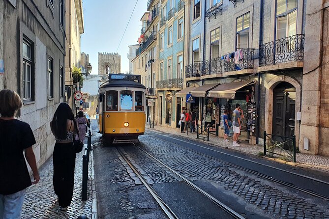 Lisboa: Old Town, New Town & Belem Private Full Day Tour - Belém in a single day: Jerónimos, Tower, and Pastéis time
