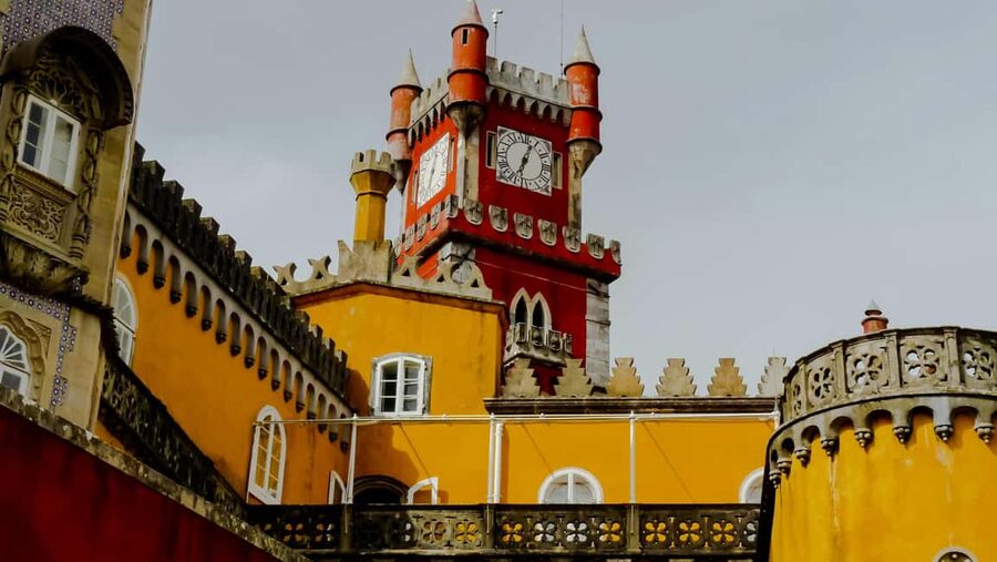 Lisboa: Sintra, Pena Palace, Cabo da Roca Coast and Cascais - Cascais: fishing village charm, royal summer town stories, and lunch time
