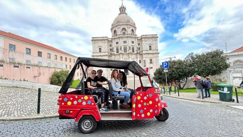 Lisboa: Tuk Tuk ride in Alfama & pick-up you at the hotel. - Key things that make this tuk tuk ride worth it