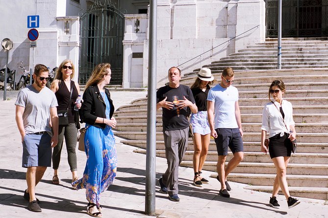 #LisboaLove Walk - Stop 1: Bairro Alto for 30 minutes of real street life