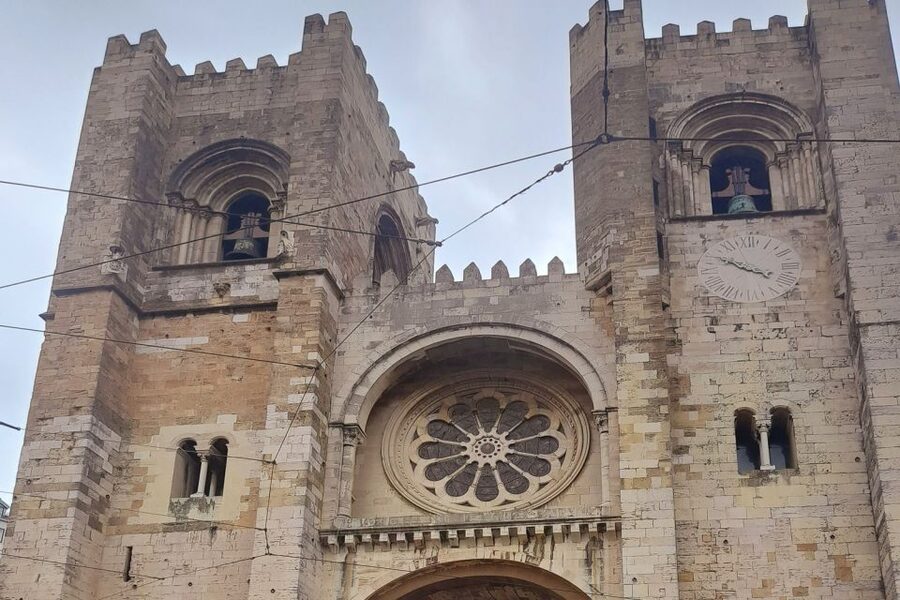 Lisbon: 1,5 Hours Historical Tuk Tour for Two Persons. - Key points before you go