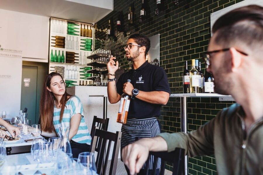Lisbon: 1-Hour Portuguese Wine Tasting Session - The 60-Minute Flow: Three Wines, Grapes, and Simple Pairing Talk