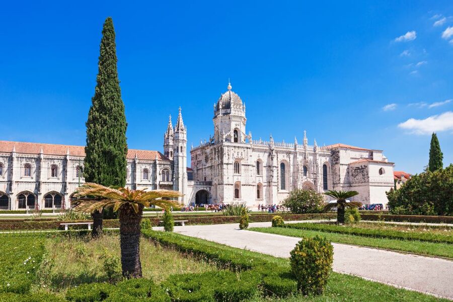 Lisbon: 1-or 2-Day Hop-On Hop-Off Bus Tour - Getting on at Restauradores Square, and how to avoid stop confusion