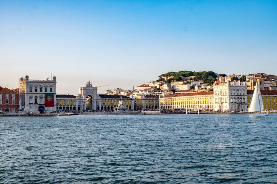 Lisbon: 1 or 2-Hour Cruise along the Tagus River - Crew Stories and Skipper Talk: How Much “Guiding” You’ll Get