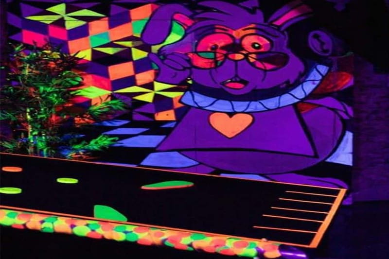 Lisbon: 18-Hole Indoor Minigolf Ticket with Bar Area - Key highlights worth planning around