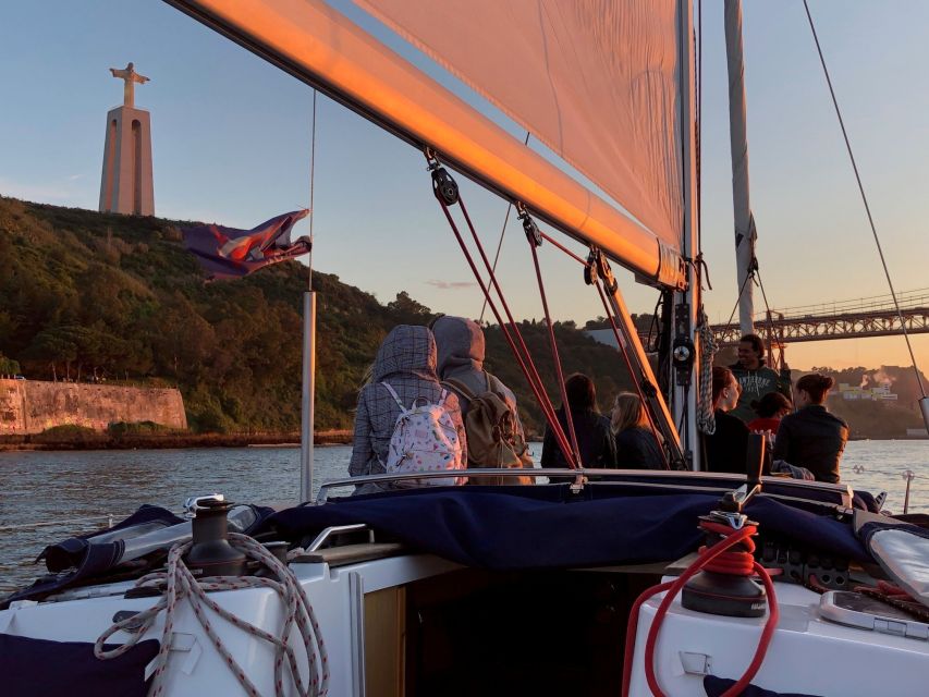 Lisbon 2-Hour River Cruise - Returning north: Terreiro do Paço and Cais do Sodré