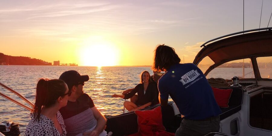 Lisbon: 2-Hour Sunset Sailing Tour on Luxury Sailing Yacht - Key things that make this sunset sail worth it