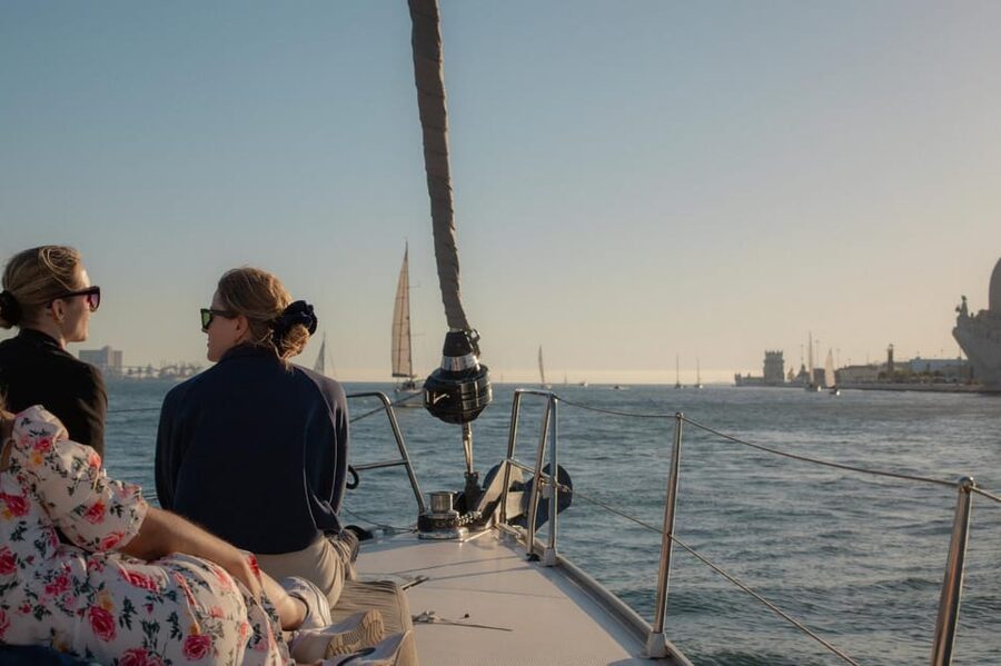 Lisbon 2 Hours Sailing Day Tour and Cruise With Drinks - Why This 2-Hour Tagus Sail Feels Like Lisbon’s Fastest Shortcut