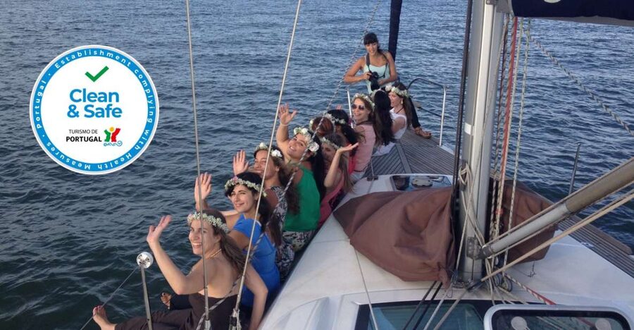 Lisbon 2H Private Tour by SAILBOAT / SAIL or POWER CATAMARAN - Sunset rides, supplements, and dressing for what the river does to you