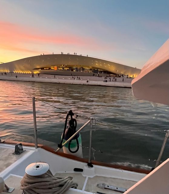 Lisbon: 2H Sunset Boat Cruise Tour with Drinks - The 2-Hour Route That Actually Works at Sunset