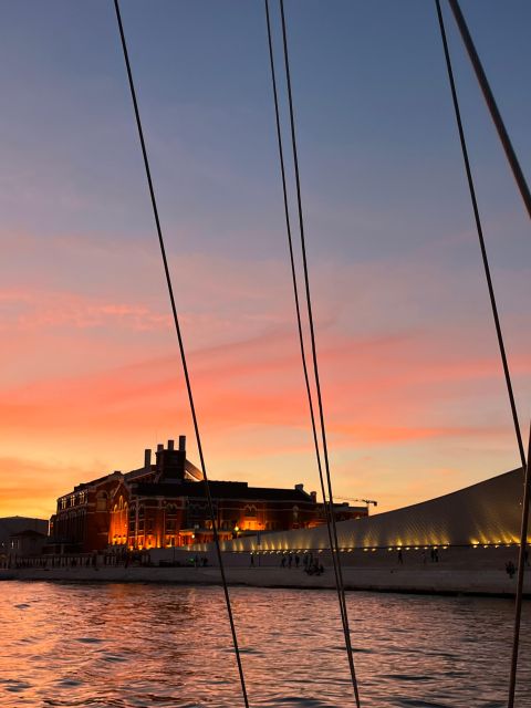 Lisbon: 2H Sunset Boat Cruise Tour with Drinks - Who This Cruise Fits Best