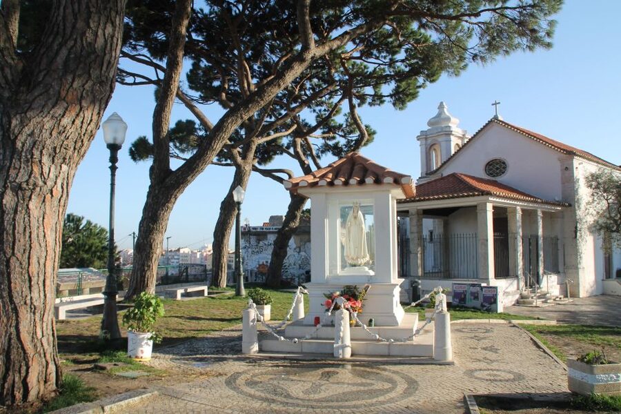 Lisbon: 3-Hour Sightseeing Tour by Tuk-Tuk - Baixa and Chiado: Classic Lisbon Streets Plus Photo Breaks