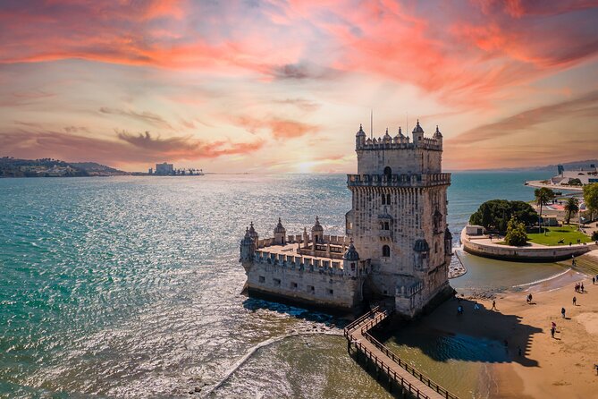 Lisbon 360 City Tour: Bike tour, Boat Trip and Helicopter Flight - Tagus River cycling to Belém, then a boat ride for a breather