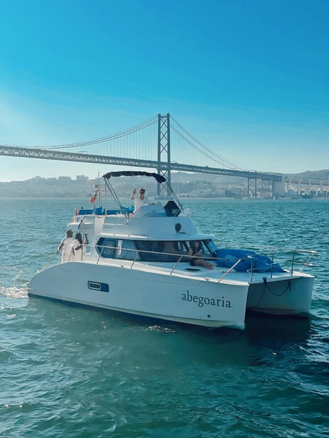 Lisbon: 4h Private Luxury Catamaran Tour with Welcome Drink - Private Boat Time for Up to 14: Why the Group Size Matters
