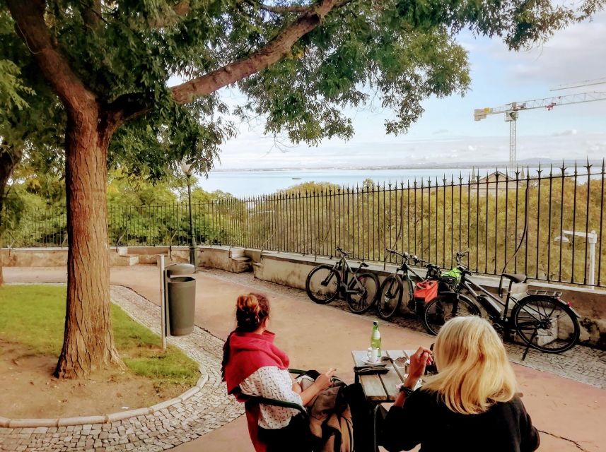 Lisbon: 7 Hills Panoramic Guided Tour by E-Bike - Guide Style That Makes Lisbon Stories Click