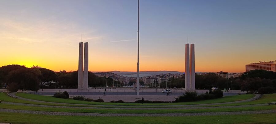 Lisbon: 8 Hour Private Tour through Lisbon (up to 7 people) - Who this private tour is best for