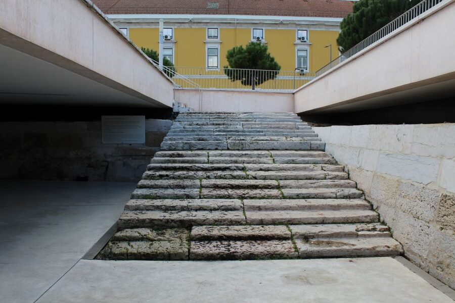 Lisbon: African History and Heritage Walking Tour - Chafariz D’El Rei: a fountain that explains social class