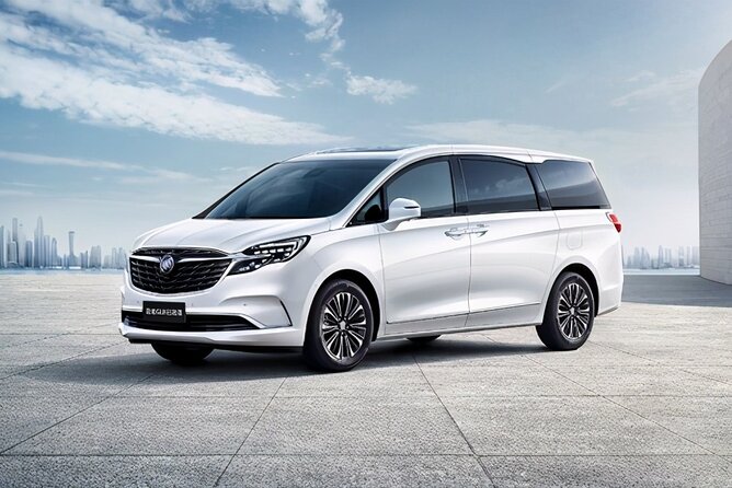 Lisbon Airport (LIS) Private Transfer to Lisbon City/Hotels - Meeting Your Driver and Staying in Contact