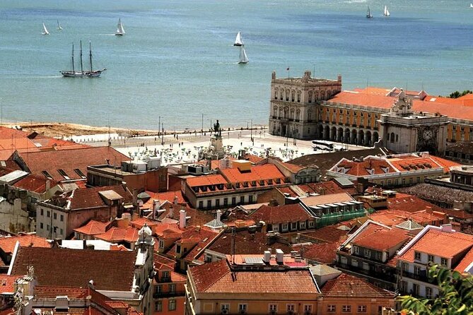 Lisbon Airport (LIS) Private Transfer to Lisbon City/Hotels - Price and Value for a Group Up to 3