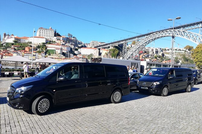 Lisbon Airport Private Transfer to/from Porto - Finding your driver at Lisbon Airport without stress