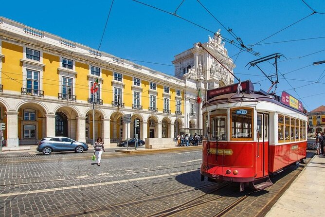 Lisbon Airport Shared Departure Transfer - Hotel pickup in Lisbon, Estoril, Cascais, Sintra and beyond