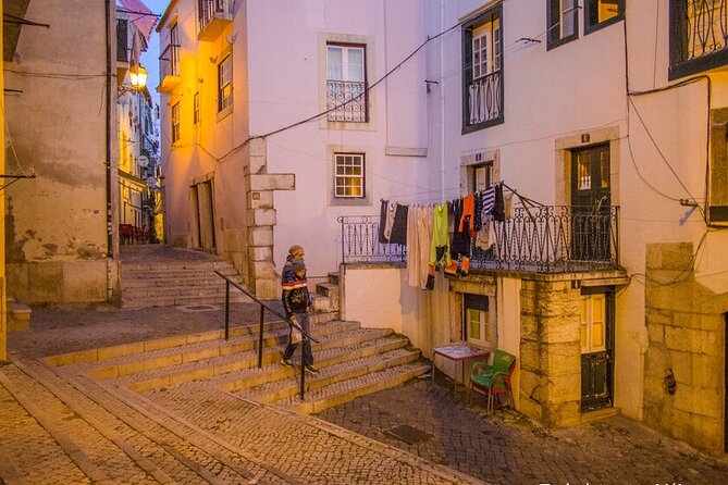 Lisbon Airport Shared Departure Transfer - Pickup timing and avoiding the late-day chaos