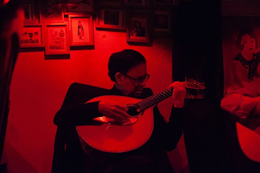 Lisbon: Alfama Tour and Live Fado with Traditional Dinner - Mouraria and Alfama by Foot: Old Streets, Local Habits, and Viewpoints