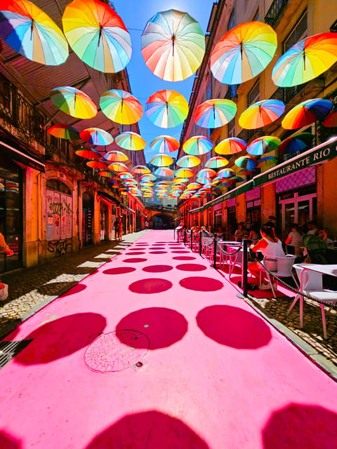 Lisbon: Alfama tour by tuktuk private, up to 90 min - Graça and São Vicente, where the ride turns into a neighborhood feel