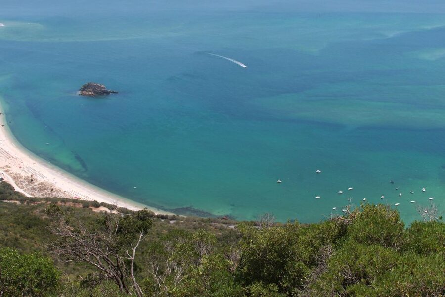 Lisbon: Arrábida and Sesimbra Day Trip with Wine - Sesimbra: lunch, beach time, and an easy fishing-town vibe