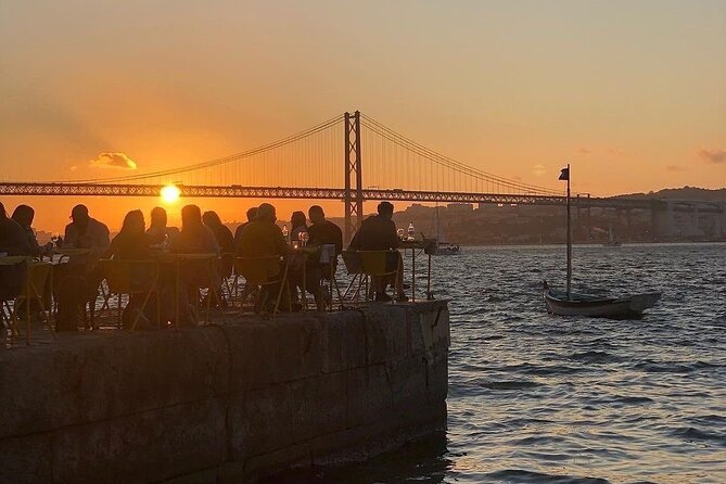 Lisbon: Arrábida & Sesimbra Tour – Wine, Nature & Beaches - Arrábida Natural Park viewpoints: photo stops with real scenery payoff