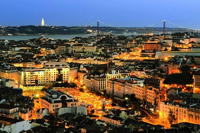 Lisbon: Authentic Fado Show, Dinner and Night Tour - The live Fado show, what it’s like in practice
