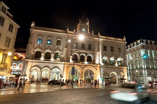 Lisbon: Authentic Fado Show, Dinner and Night Tour - Timing, pace, and the 9-seat minivan setup