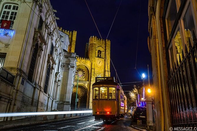 Lisbon: Authentic Fado Show, Dinner and Night Tour - National Pantheon of Santa Engracia, your first landmark pass
