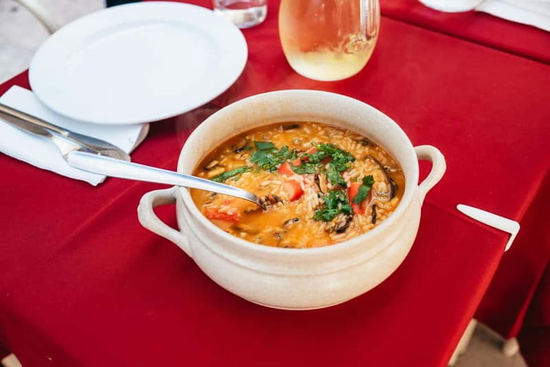Lisbon: Baixa District Food Tour with Dinner and Drinks - Price and value: what $82 buys you (and why it often feels fair)