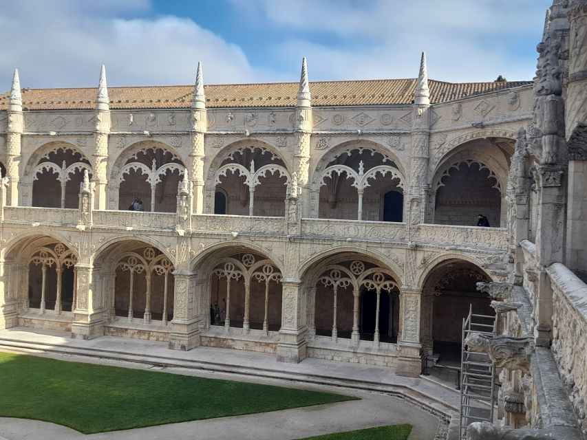 Lisbon: Belem Private Tuk-Tuk Tour for 2 hours - Who this tuk-tuk tour fits best