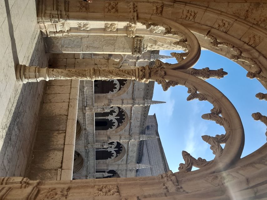 Lisbon: Belem Private Tuk-Tuk Tour for 2 hours - Price and logistics: when $212 per group makes sense