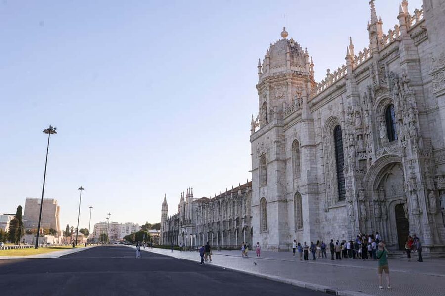 Lisbon: Belem Tour & Jerónimos Monastery Skip-line Ticket - Jerónimos Monastery skip-the-line: the Manueline wow factor, plus context