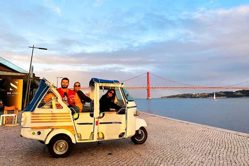 Lisbon: Belém Tuk Tuk Tour with Pastéis de Belém - From Avenida da Liberdade to Belém, the river route