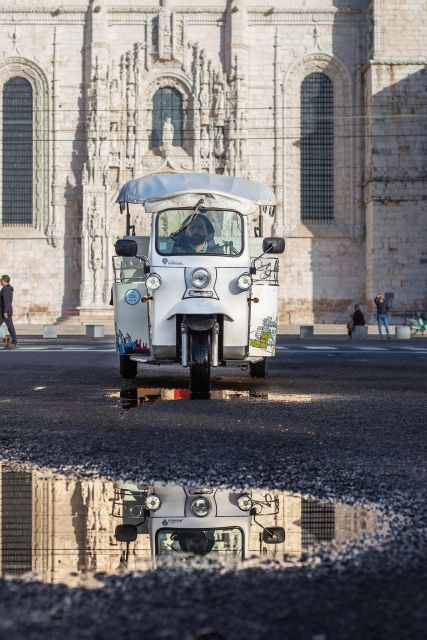 Lisbon: Belém Tuk Tuk Tour with Pastel de Nata Tasting - The Tagus River views and the pass under 25 de Abril Bridge