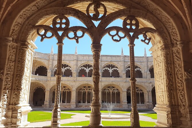 Lisbon: Belem Walking Tour with Jeronimos Monastery Tks Included - Getting In on Time: The 9:30 Sharp Entry Plan