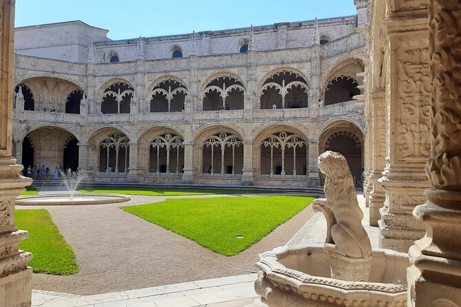 Lisbon: Belem Walking Tour with Jeronimos Monastery Tks Included - Praça do Império Garden: Coats of Arms as Empire Flashcards