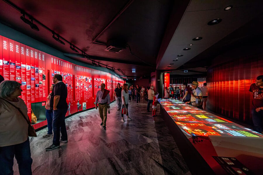 Lisbon: Benfica Stadium and Museum Tour with Meal and Scarf - Glorioso Scarf: A Souvenir You Actually Use