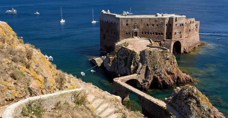 Lisbon: Berlenga Island Full Day Tour - Berlenga Grande: Beaches, Nature Reserve Walk, and Fort Photo Stops