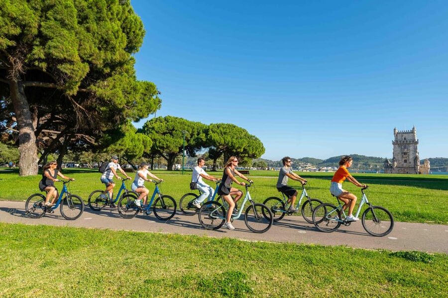 Lisbon Bike Tour: Langs de rivier van Belém naar Lissabon - Who should book this tour in Lisbon