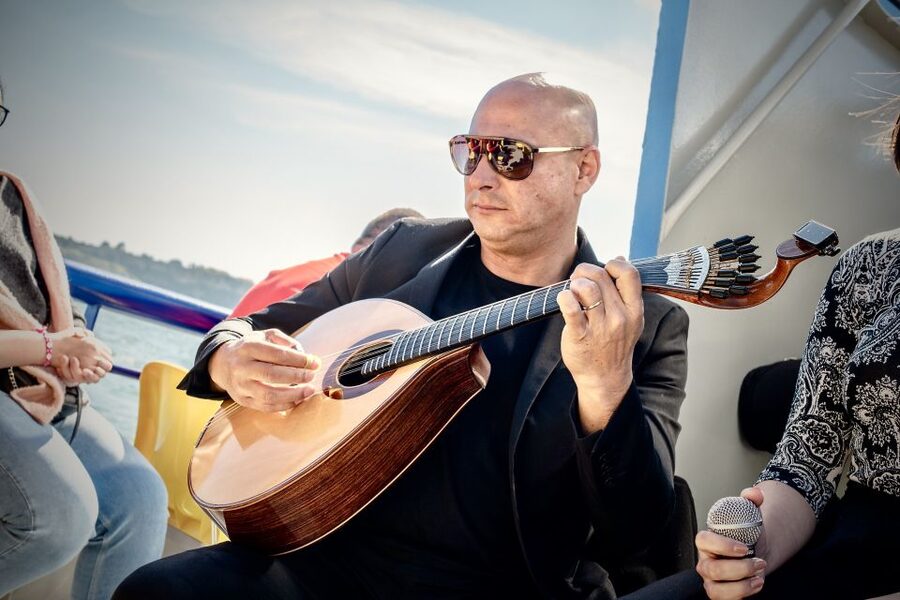 Lisbon: Boat Cruise with Live Fado Performance and a Drink - The value of a 1-hour Lisbon cruise with live Fado