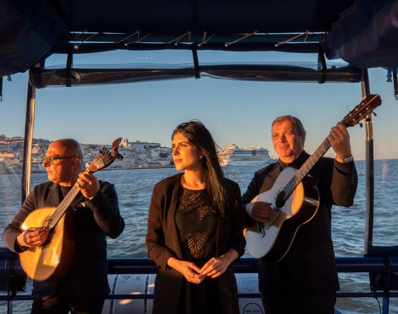 Lisbon: Boat Cruise with Live Fado Performance and a Drink - Views and photos: best spots depend on the moment