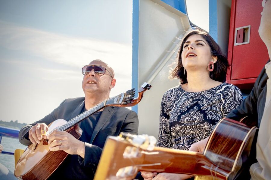 Lisbon: Boat Cruise with Live Fado Performance and a Drink - Staff, atmosphere, and how smoothly it runs