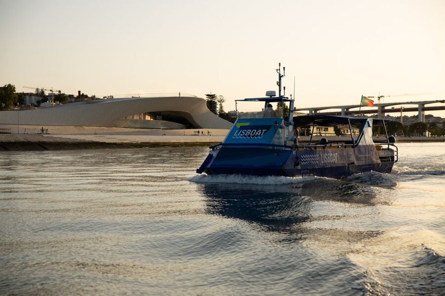 Lisbon: Boat Cruise with Live Fado Performance and a Drink - Who this Lisbon cruise suits best