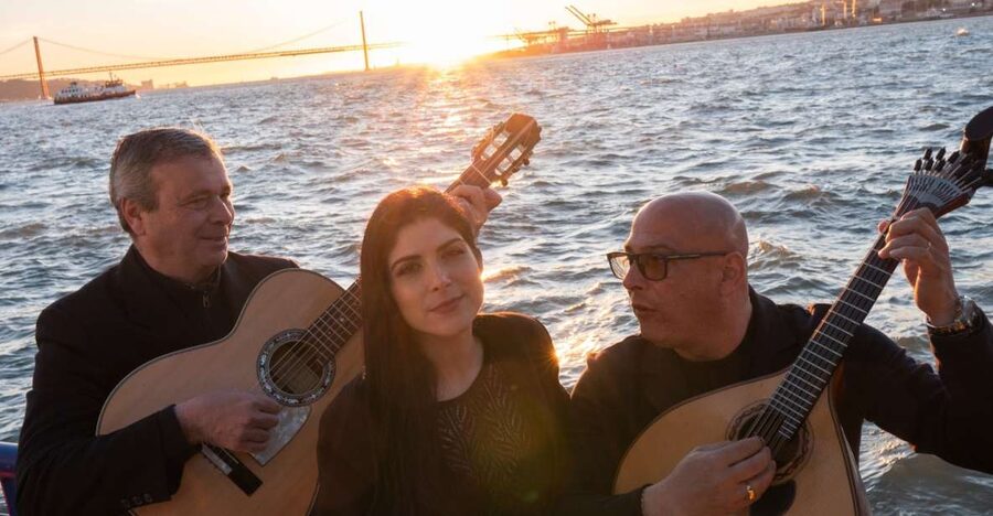 Lisbon: Boat Cruise with Live Fado Performance and a Drink - Where to board near Ribeira das Naus, and how to avoid confusion