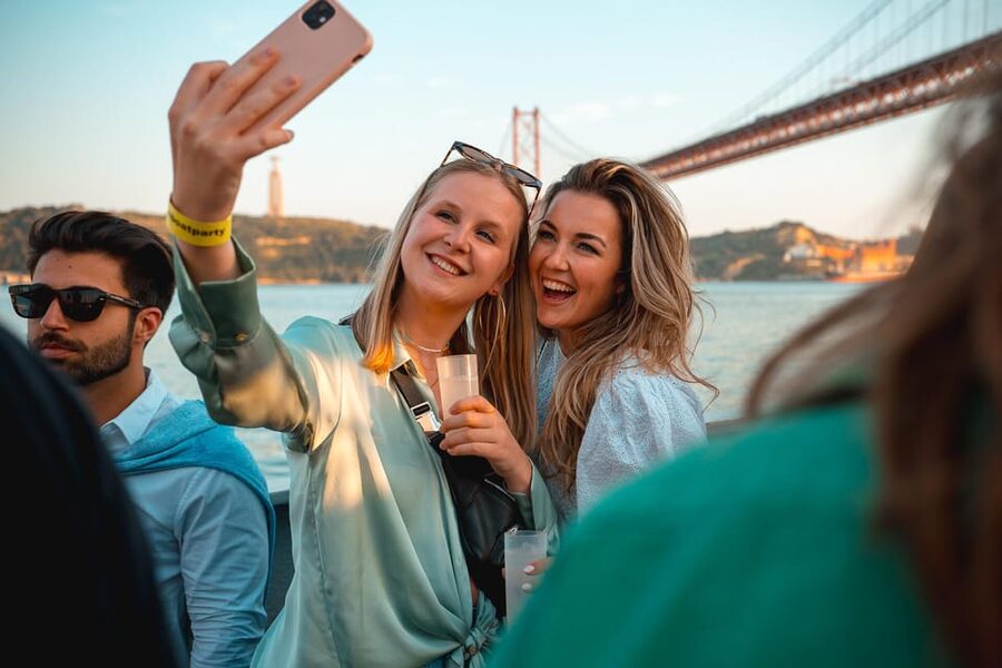 Lisbon Boat Party - Live DJ & Afterparty with VIP Club entry - Meeting up on Principe Perfeito, fast and stress-free
